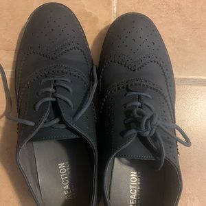 Teenager’s shoes / brogue lace navy